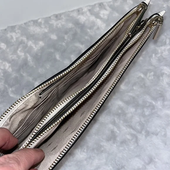 kate spade Lucky Draw Queen of Spades Card Crossbody Bag - Picture 13 of 17